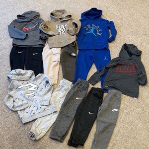 Nike Boys Size 4-5 Hoodie and Sweatpants Collection